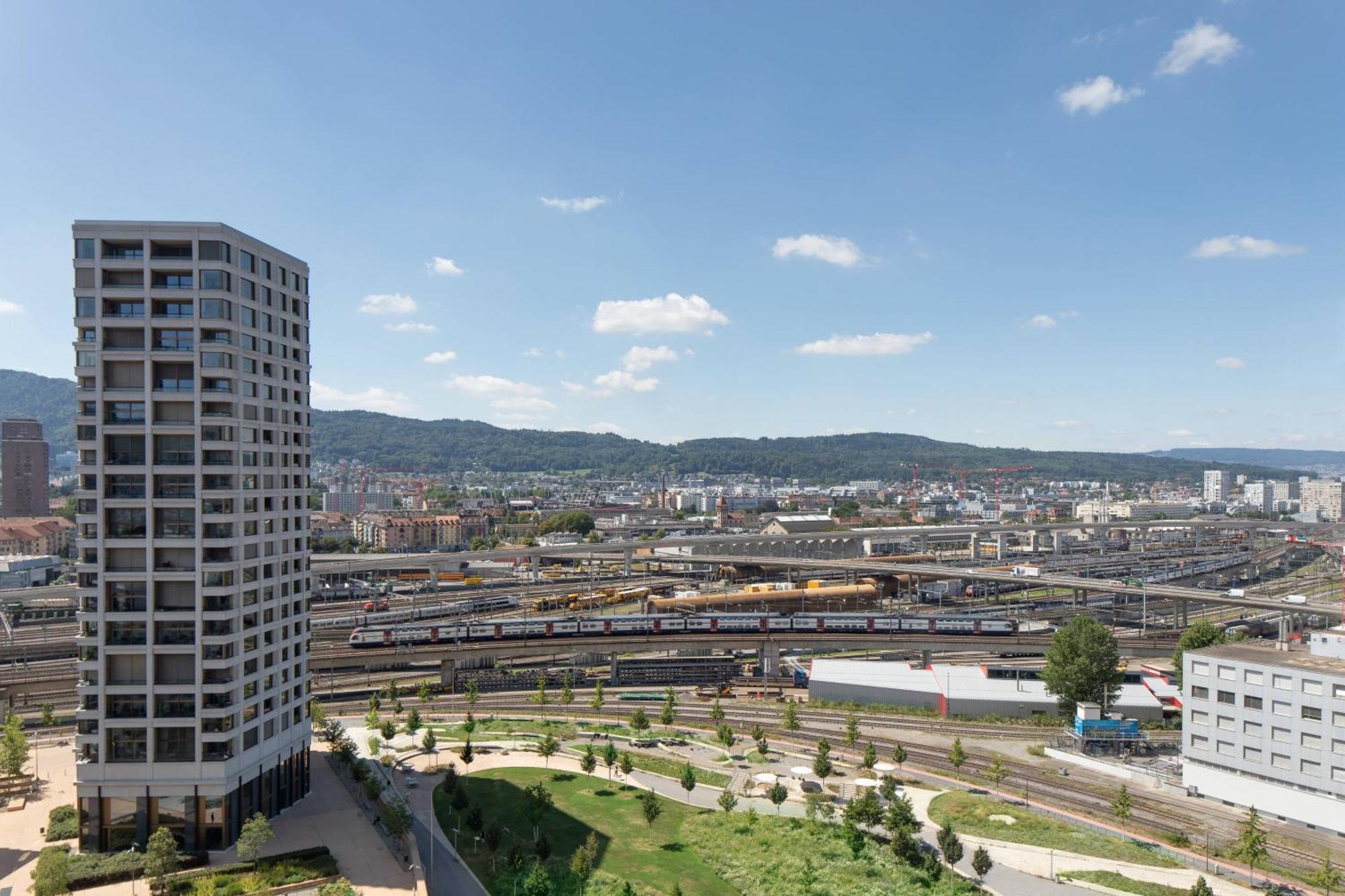 Renaissance Zurich Tower Hotel Exterior photo